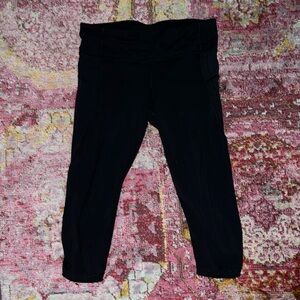 Cropped black LuLuLemon leggings